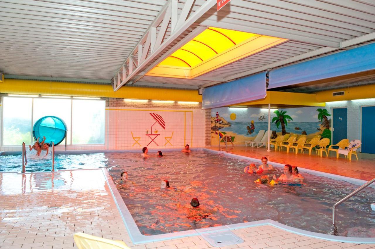 Luxe 5-Persoons Chalet Op Familiecamping Baarland Εξωτερικό φωτογραφία