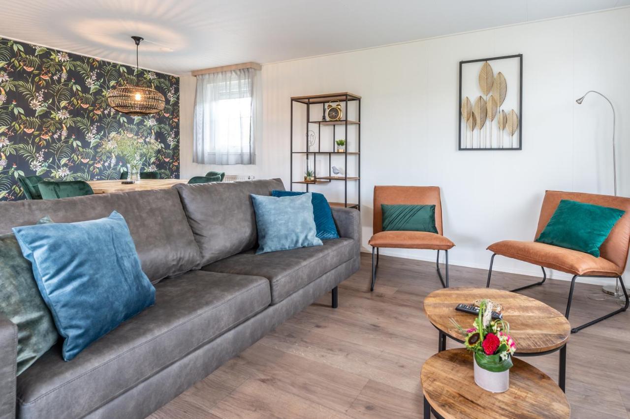 Luxe 5-Persoons Chalet Op Familiecamping Baarland Εξωτερικό φωτογραφία